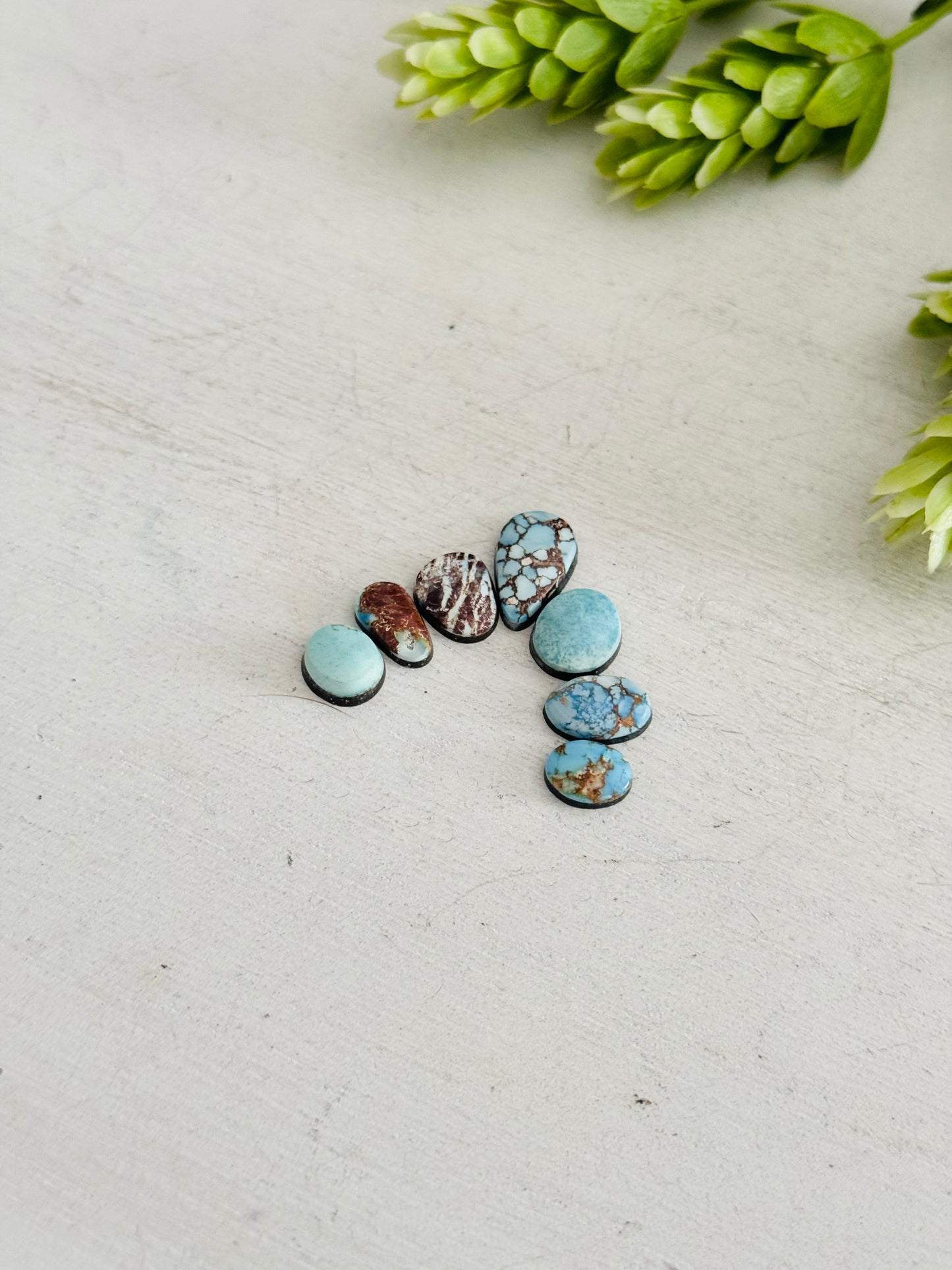 Golden Hills Turquoise Cabs