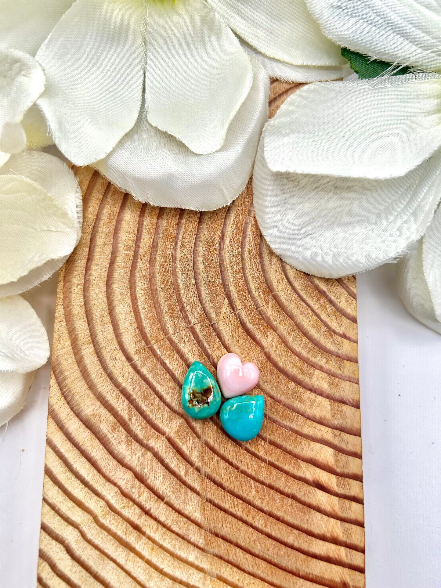 Evan’s Turquoise & Pink Conch Cabs