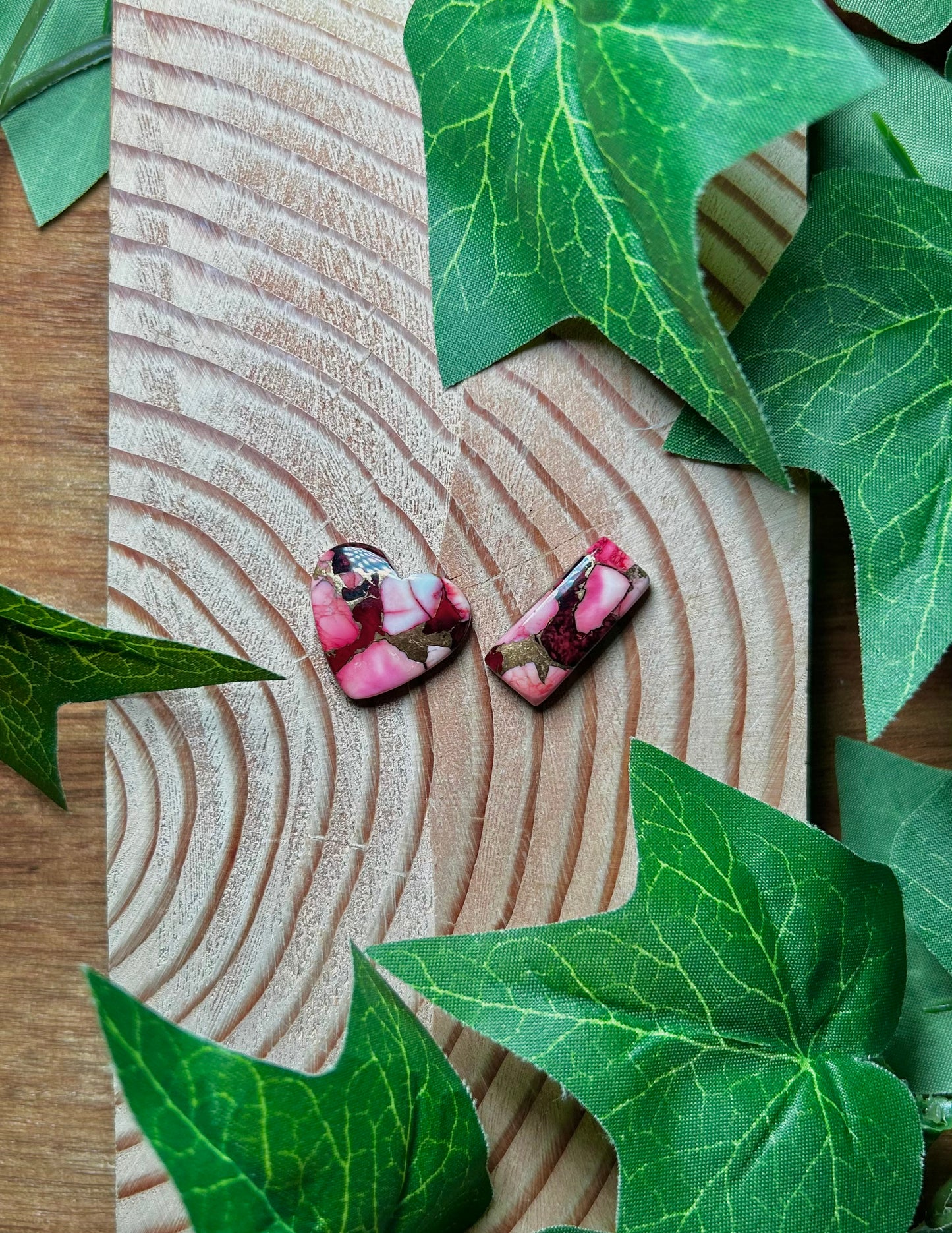 Rose Dahlia Cabs