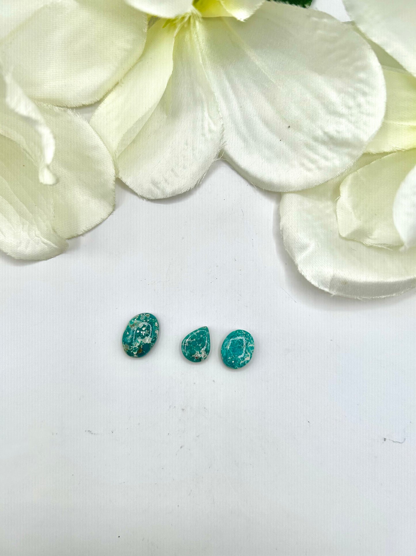 White Water Turquoise Cabs