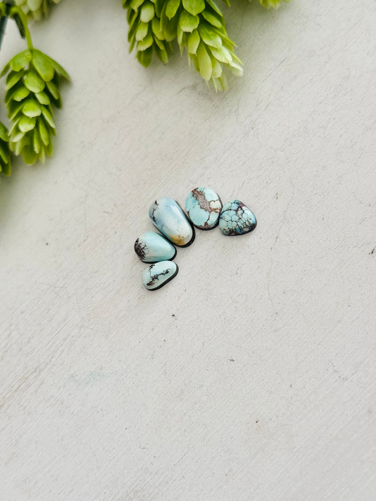 Golden Hills Turquoise Cabs