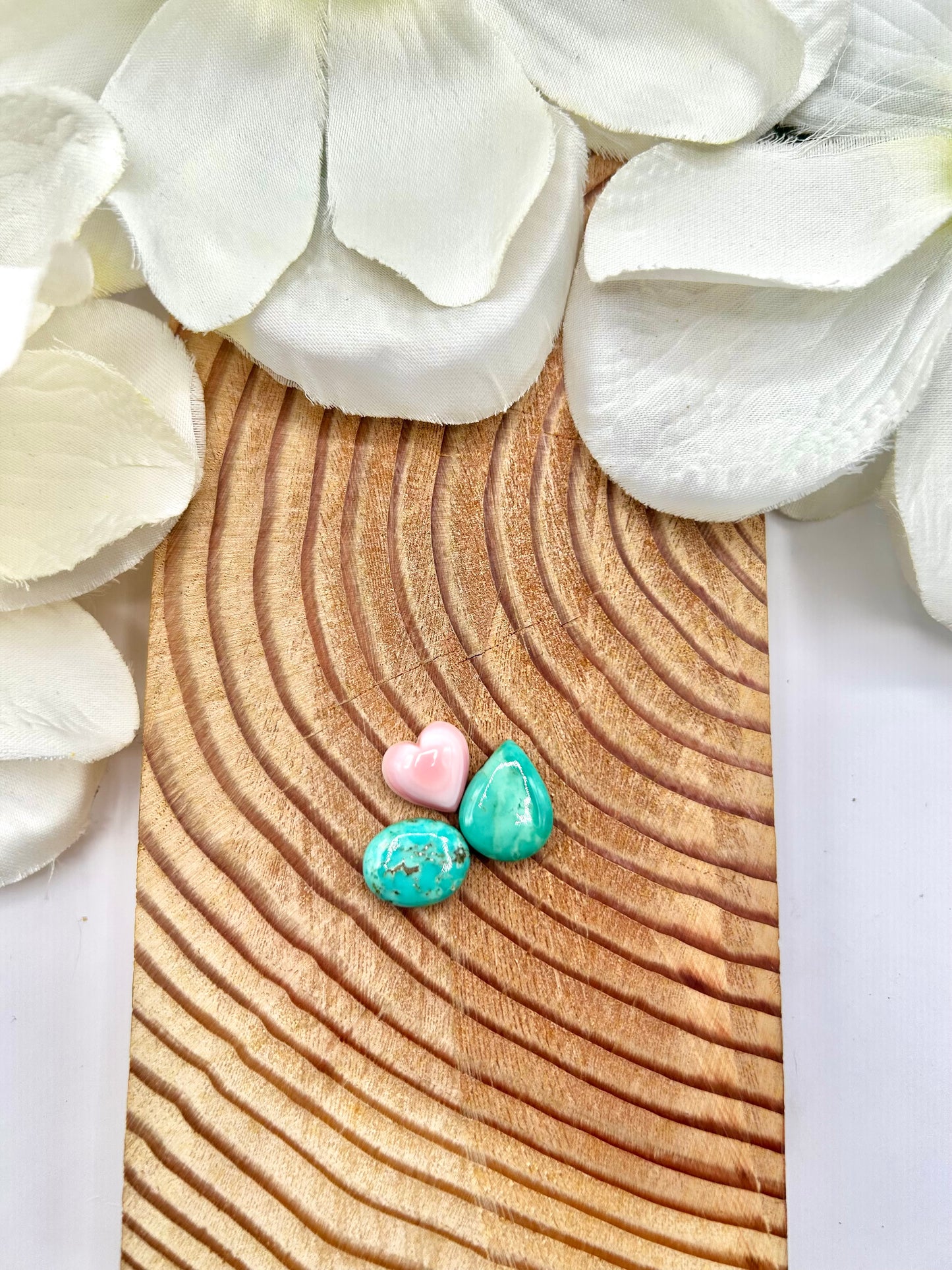 Evan’s Turquoise & Pink Conch Cabs
