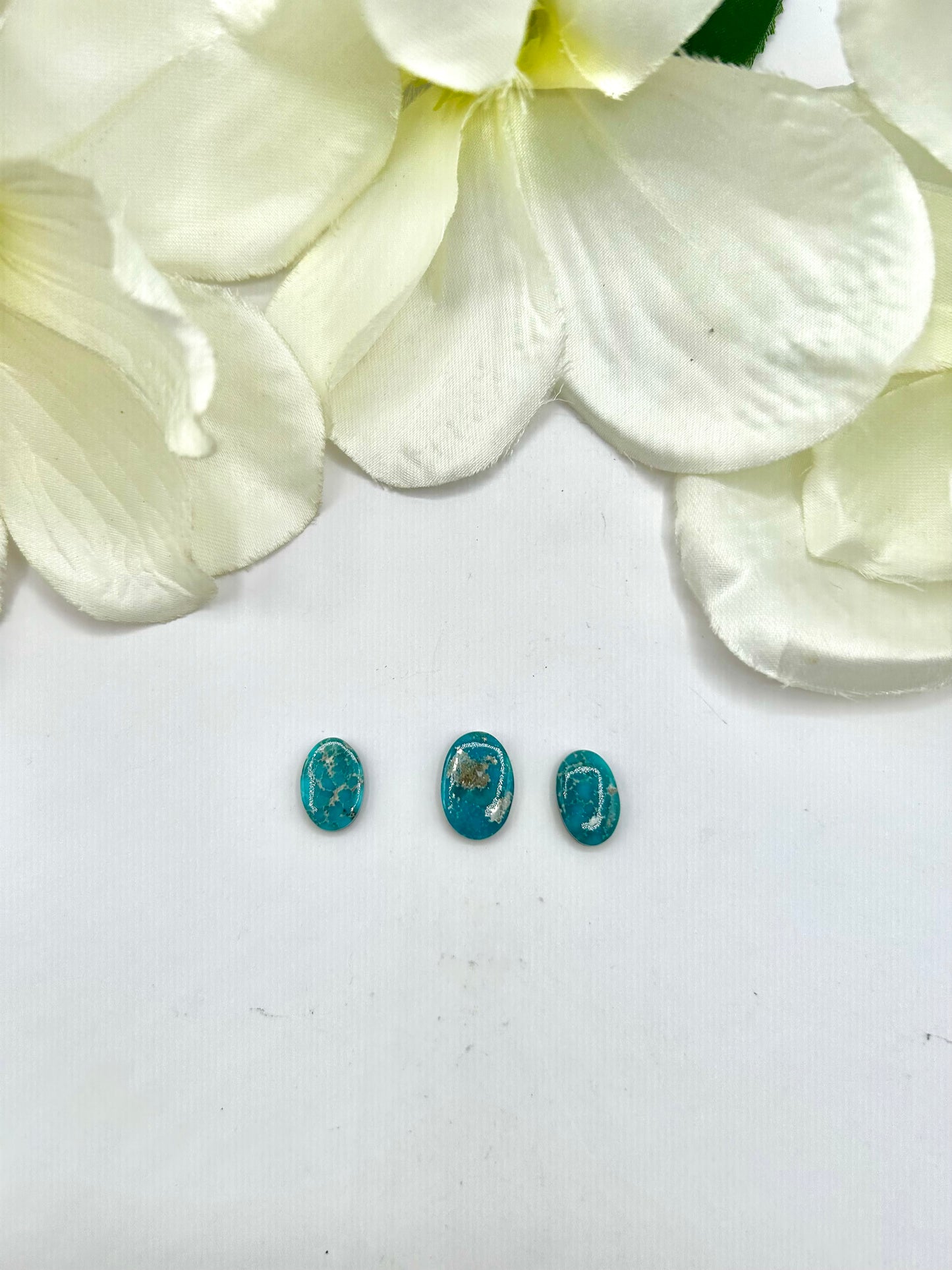 White Water Turquoise Cabs