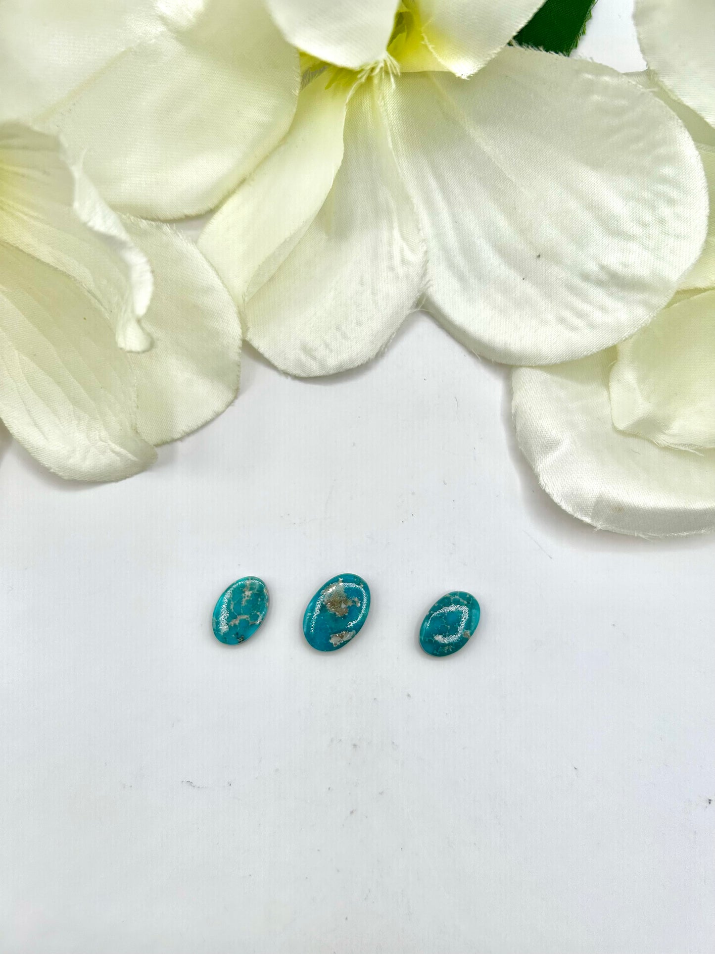 White Water Turquoise Cabs