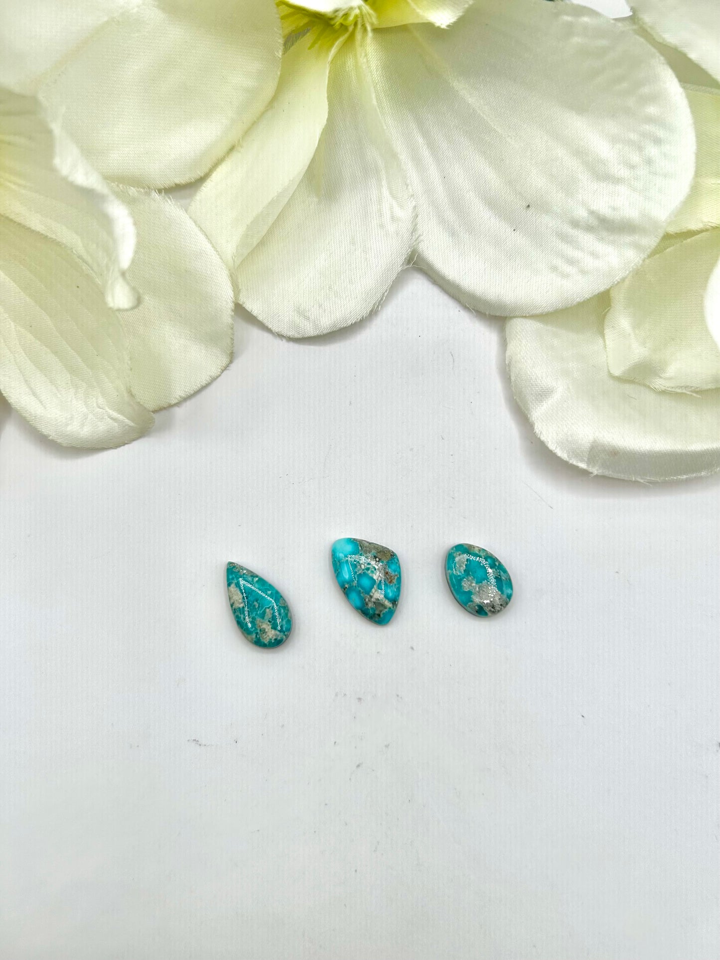 White Water Turquoise Cabs