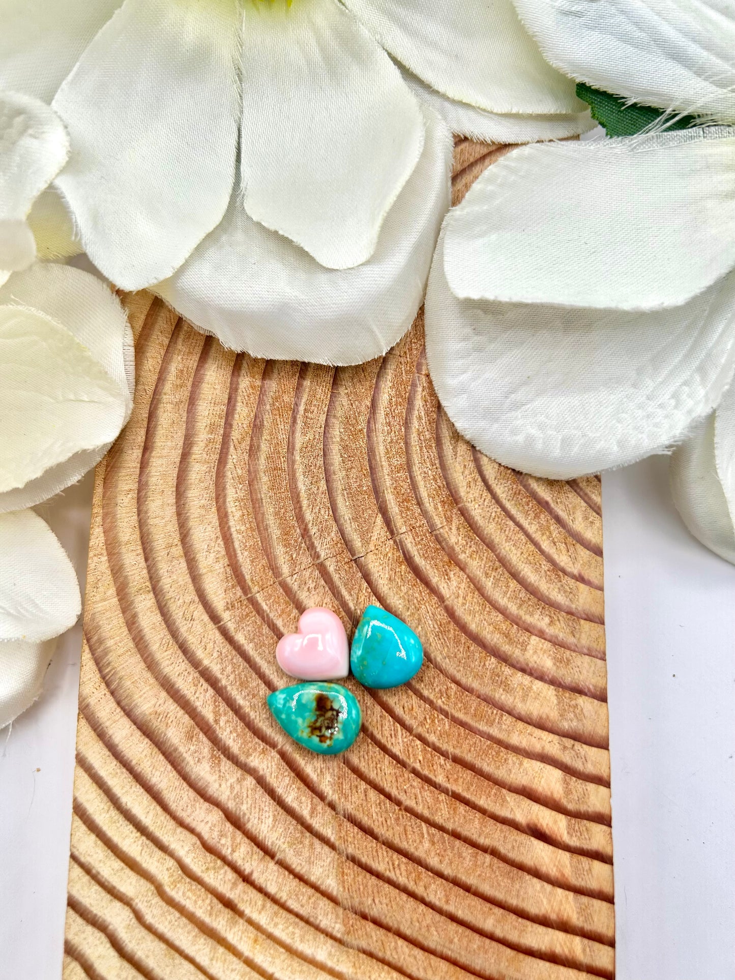 Evan’s Turquoise & Pink Conch Cabs