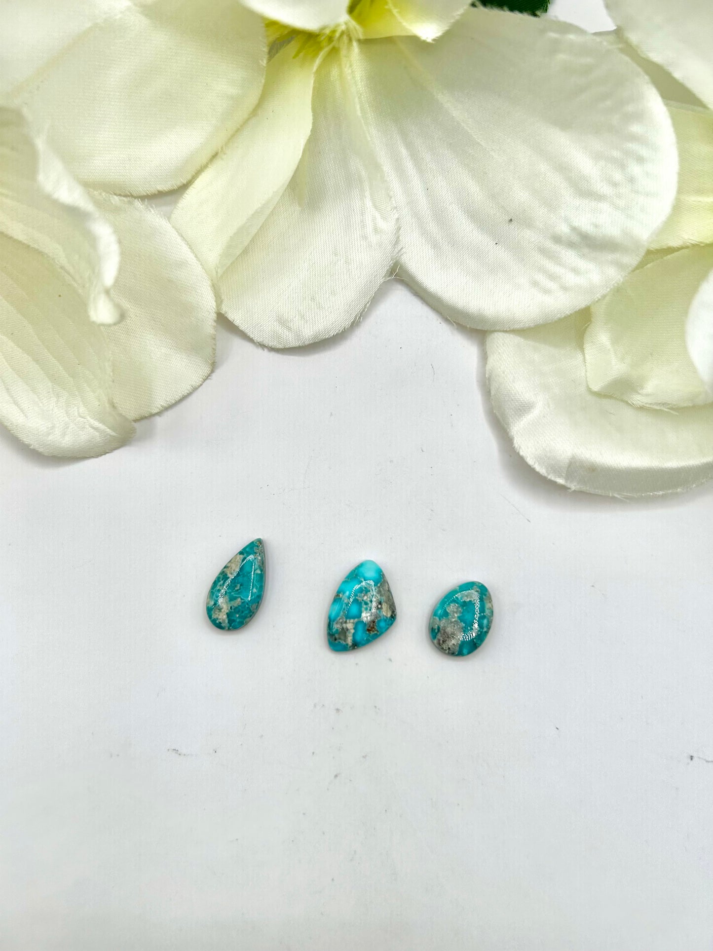 White Water Turquoise Cabs